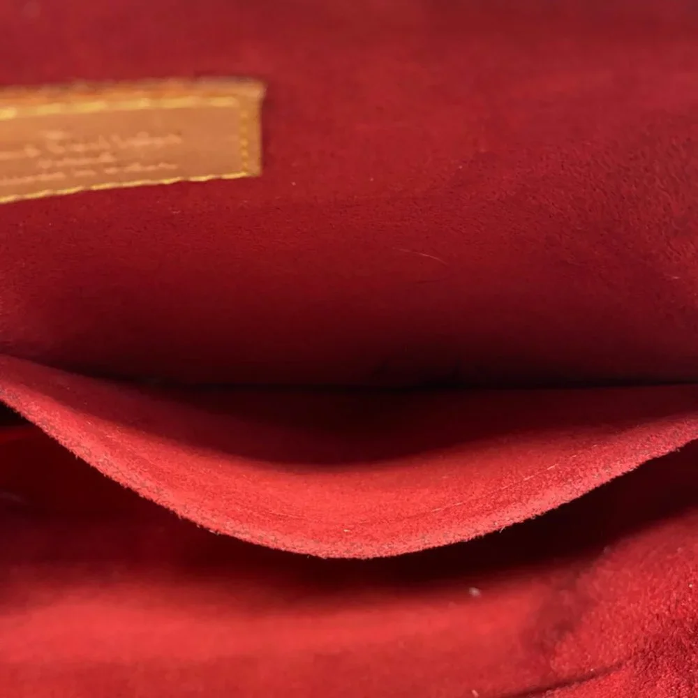 Louis Vuitton Monogram Sac Coussin GM